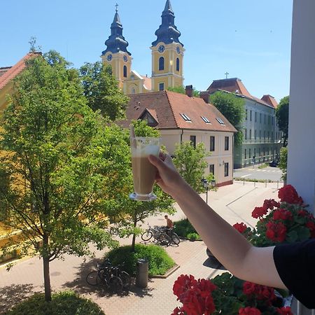 Anna Gyöngye Apartman Debrecen Dış mekan fotoğraf